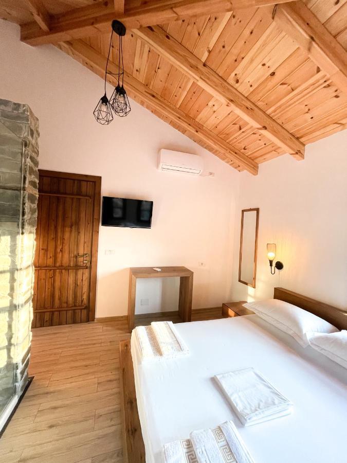Amalia Hotel Berat Exterior photo