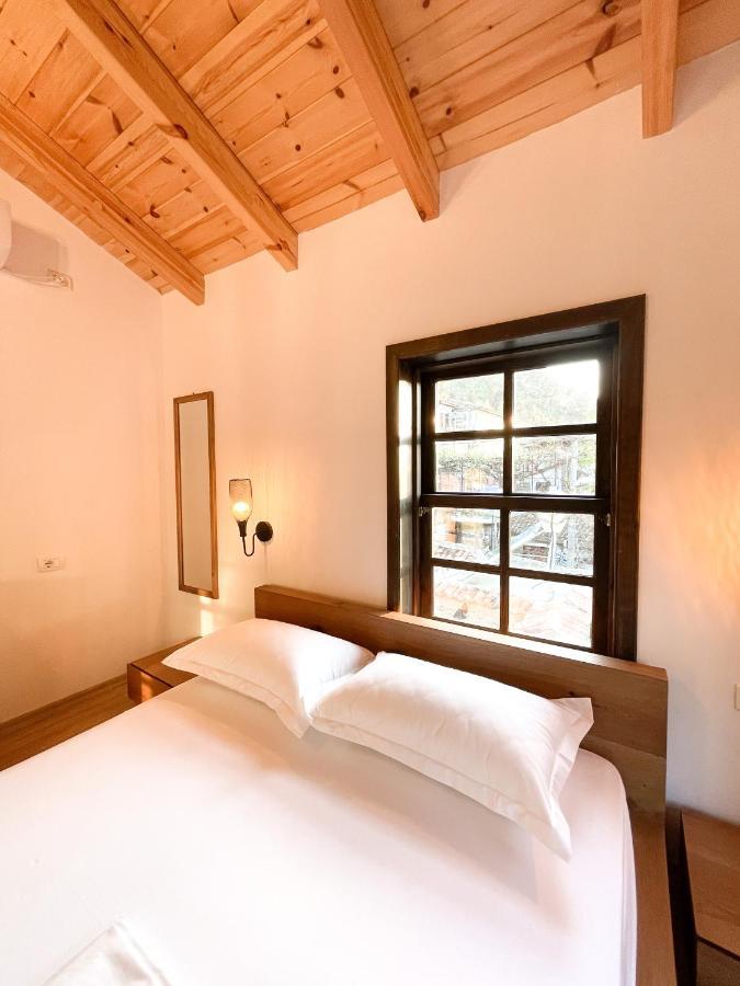 Amalia Hotel Berat Exterior photo